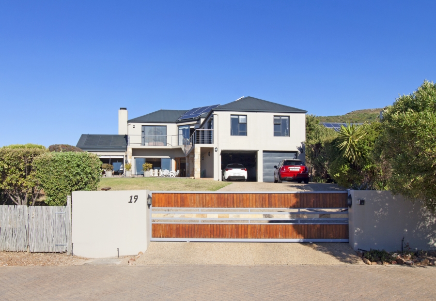 4 Bedroom Property for Sale in Stonehaven Estate Western Cape